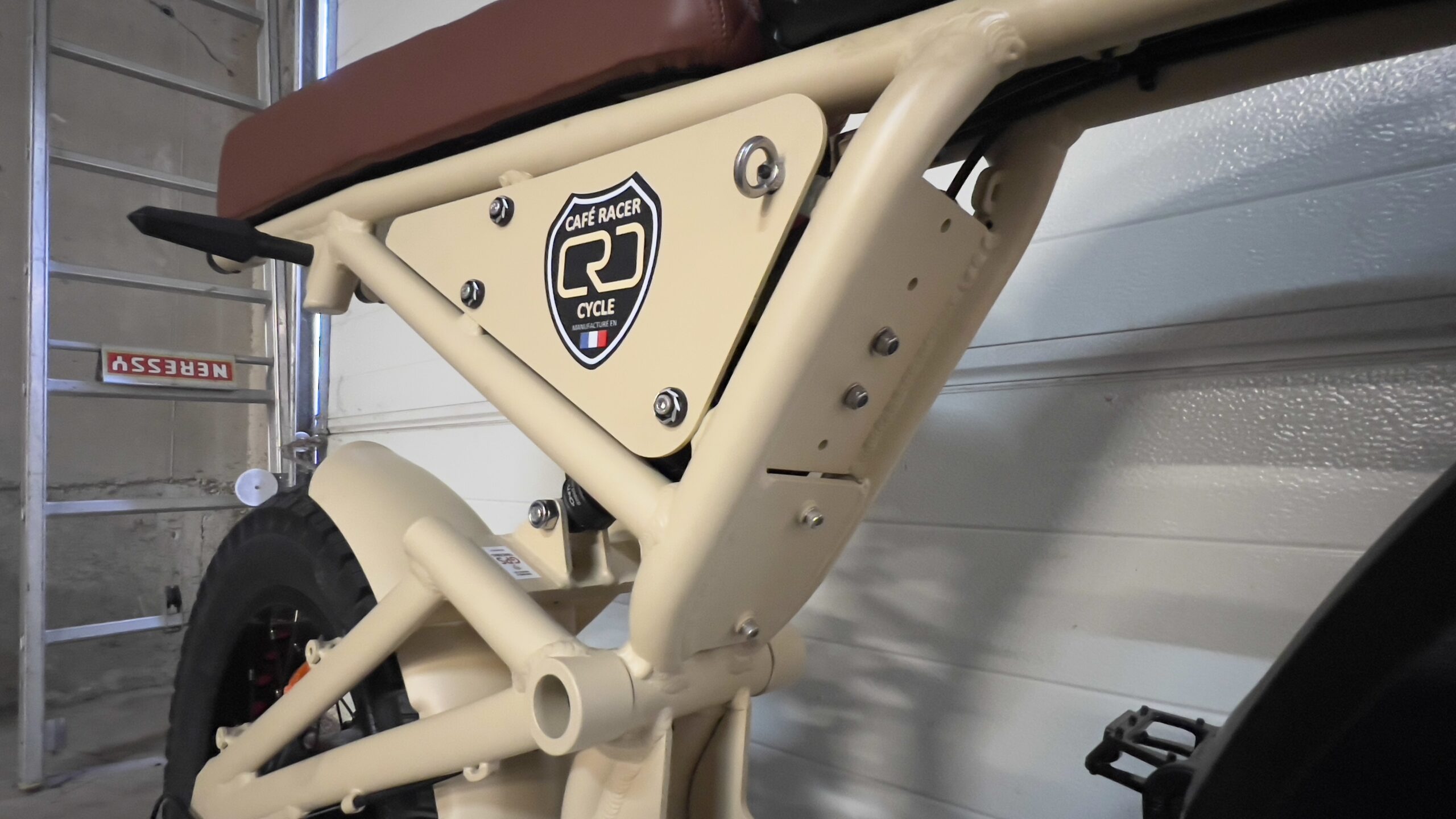 Alt hauteur réglable CRCBike vélo fatbike électrique 200 kilomètre d'autonomie